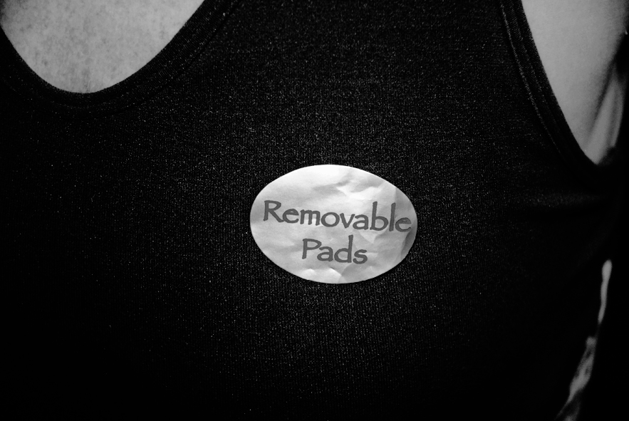 Photo_3%2c_removable_pads_(2)