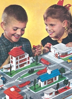 Photo 2 . A LEGO Town set from the 1960s promised a play experience ...